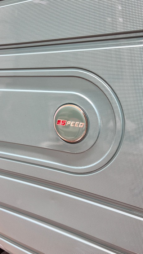 بدنه براق و بسیار زیبا